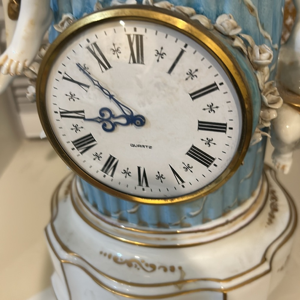 Vintage Tiche  mantle clock - Picture 5 of 9